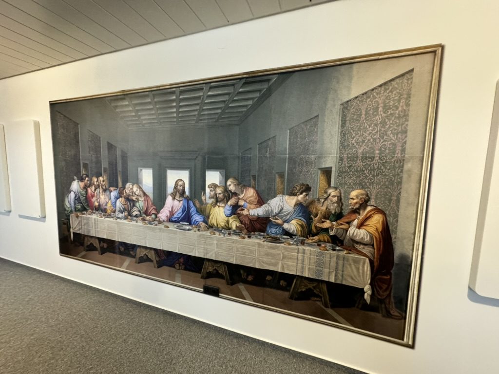 Ostatnia Wieczerza wydrukowana na ścianie drukarką WallPen – grafika sakralna, druk ścienny UV