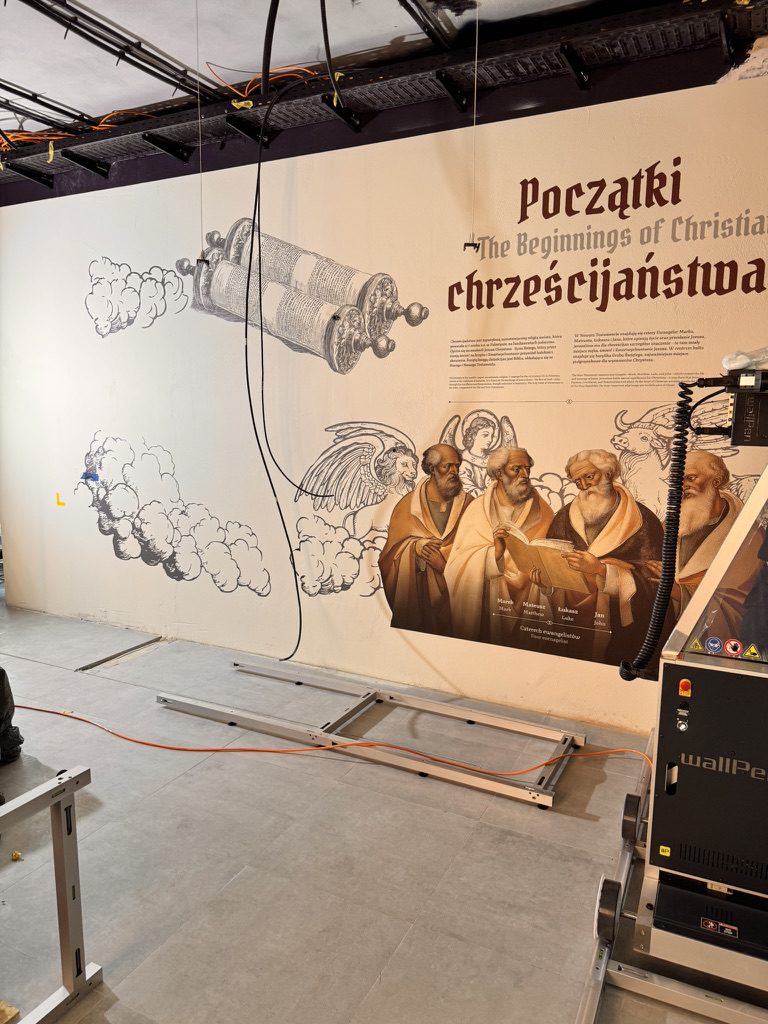 Sala „Początki chrześcijaństwa” w Centrum Historii Templariuszy – druk ścienny UV z drukarką WallPen E2
